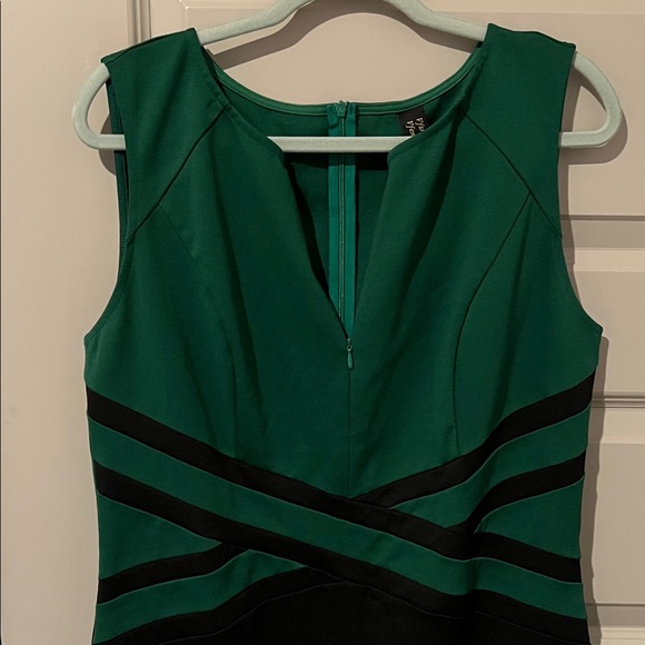 NWT Sleeveless Midi Dress! Formal or Cocktail Colorblock Formal Dress - Picture 4 of 7